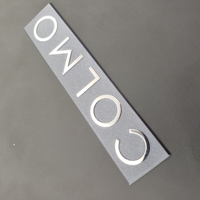 Logos metálicos electroformados de níquel Instalación OEM Plata de níquel