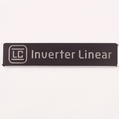 Logotipo de metal personalizado Fabricación de señales metálicas ecológicas con instalación OEM