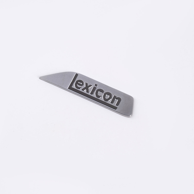 Logotipo de metal de plata y níquel personalizado por QC-Garantized Electroforming