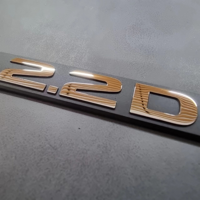 Logotipo personalizado Logotipo de automóvil de metal aceptado La adición perfecta a su estrategia de marca