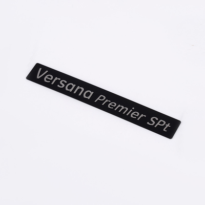 Logos de metal Producción personalizada para embalajes personalizados Instalación OEM