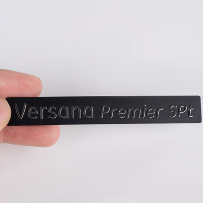 Logos de metal Producción personalizada para embalajes personalizados Instalación OEM