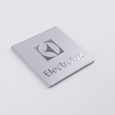 Venta directa de logotipos de metal de níquel electroformado profesionales para instalación OEM