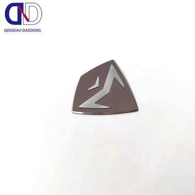 Etiqueta de metal de alto brillo para placa de acero inoxidable personalizada en productos eléctricos